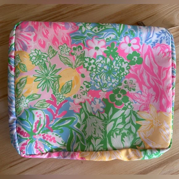 Brand new Lilly Pulitzer GWP packing cube in bright delight patch - Picture 3 of 5